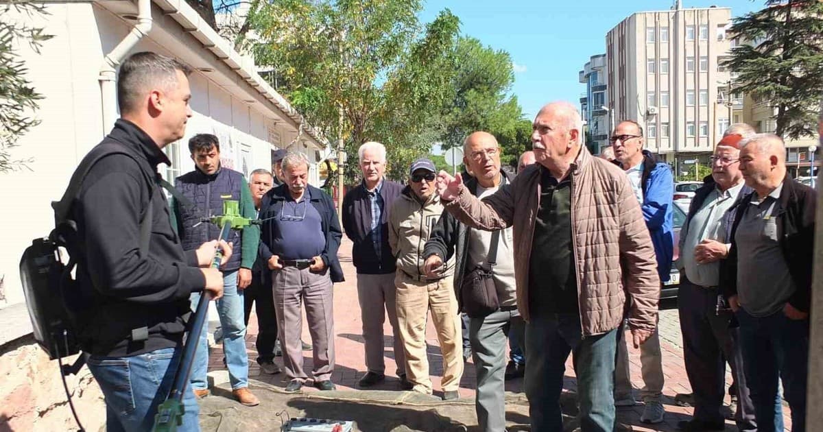 Burhaniye'de Zeytin Üreticilerine Makineli Hasat Teşviki
