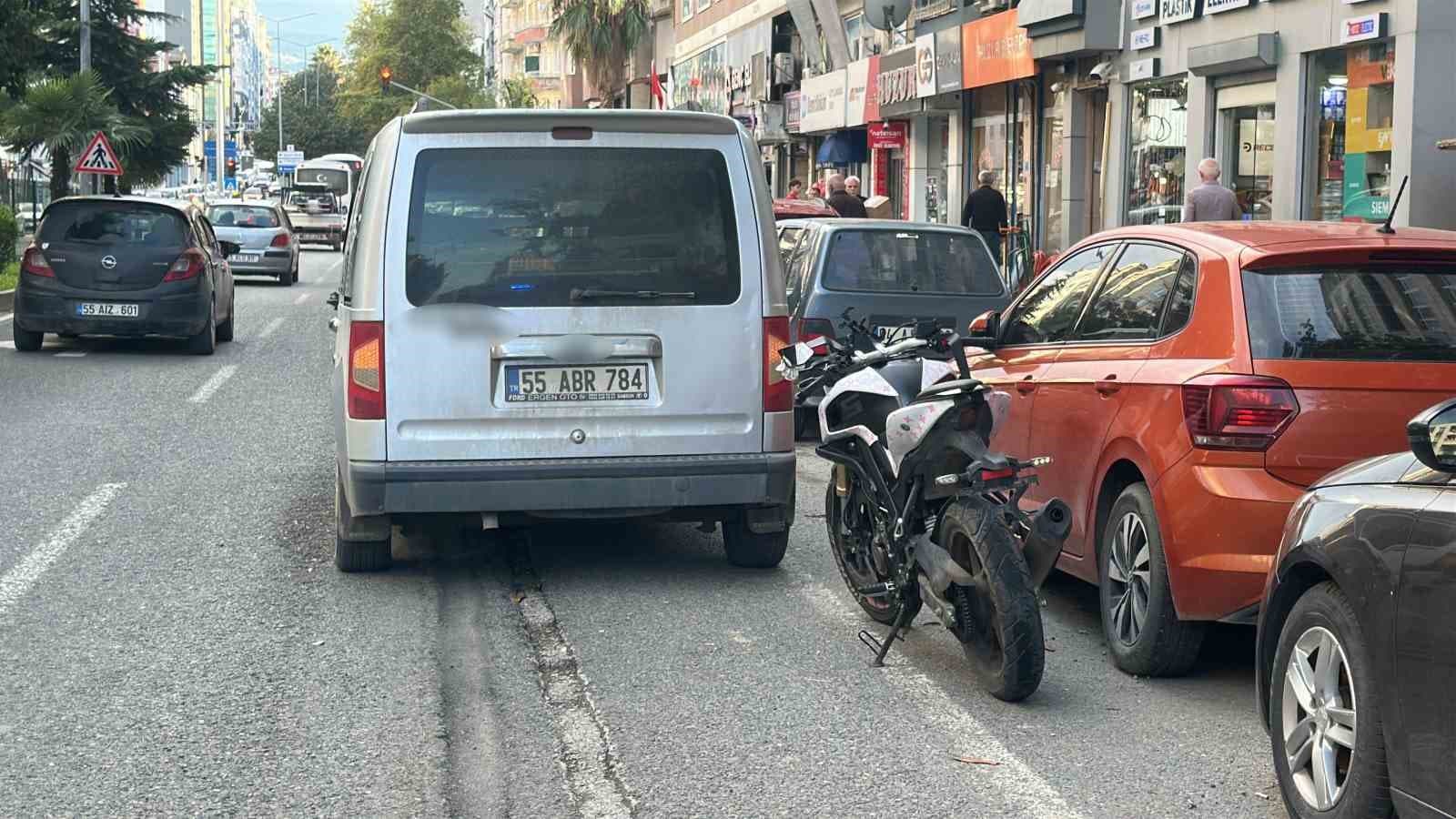 Samsun'da Motosiklet Arazisi Kazası: 2 Kişi Hastaneye Kaldırıldı