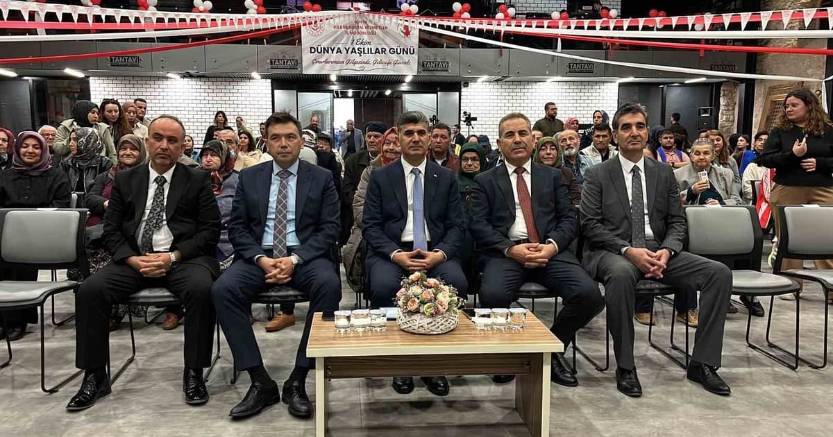 Konya'da 1 Ekim Dünya Yaşlılar Günü Özel Etkinlikle Kutlandı