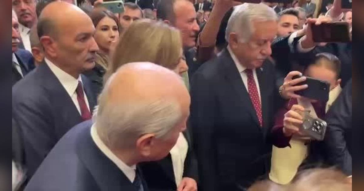 Devlet Bahçeli ve Müsavat Dervişoğlu Meclis Resepsiyonunda Bir Araya Geldi