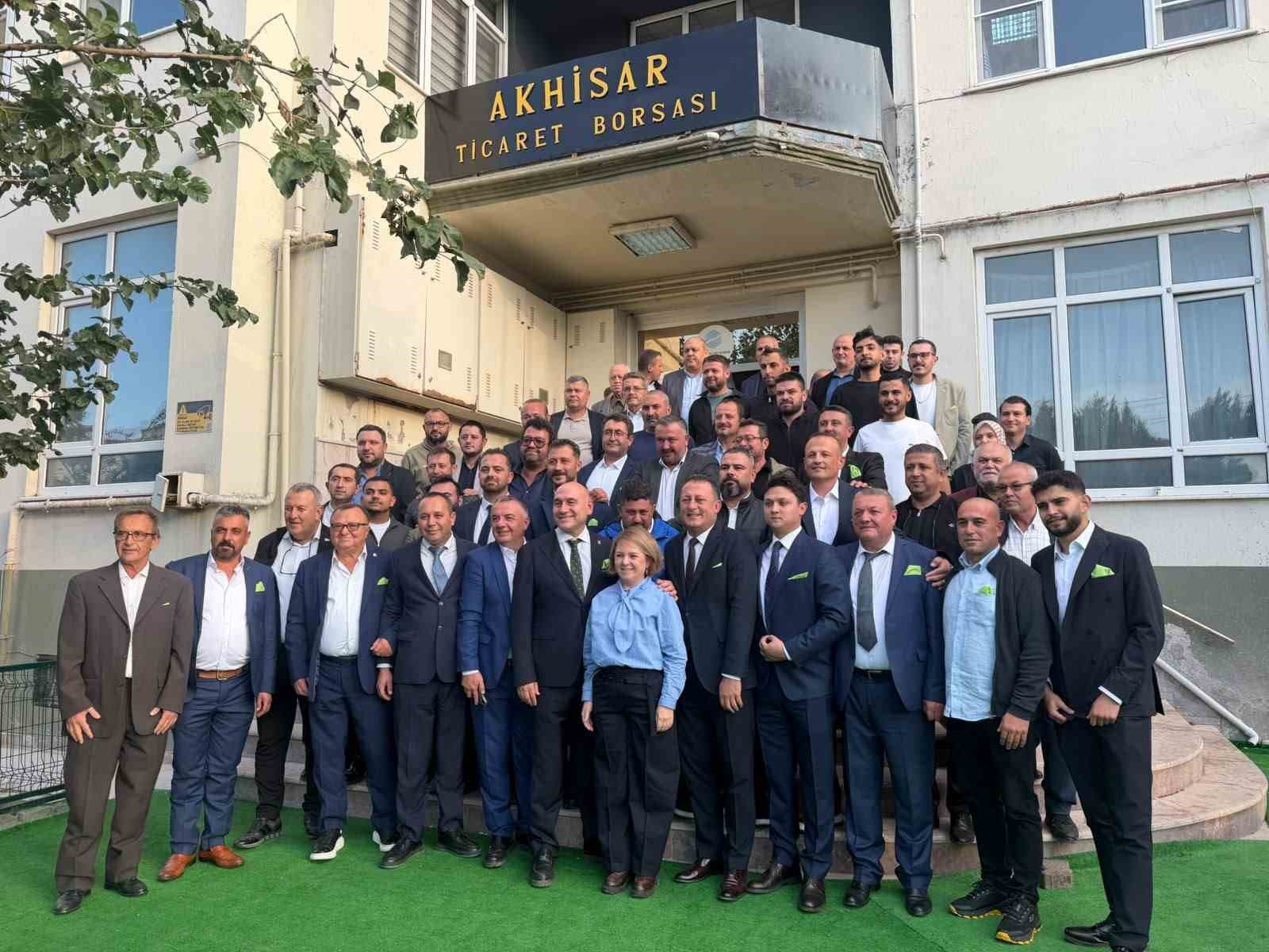 Akhisar Ticaret Borsası’nda Başkan Alhat güven tazeledi