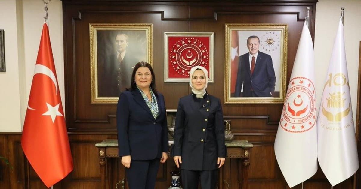 Bakan Göktaş ve Foça Belediye Başkanı Fıçı'dan Kritik Görüşme
