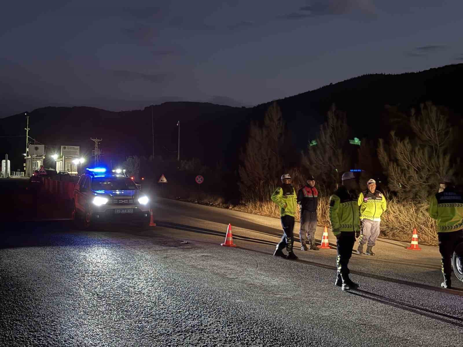 Soma'daki Maden Kazasında Arama Kurtarma Çalışmaları ve Ailelerin Endişeli Bekleyişi Sürüyor