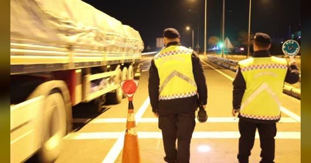 Aksaray'da Jandarma Ekiplerinden Geniş Kapsamlı Yol Denetimi