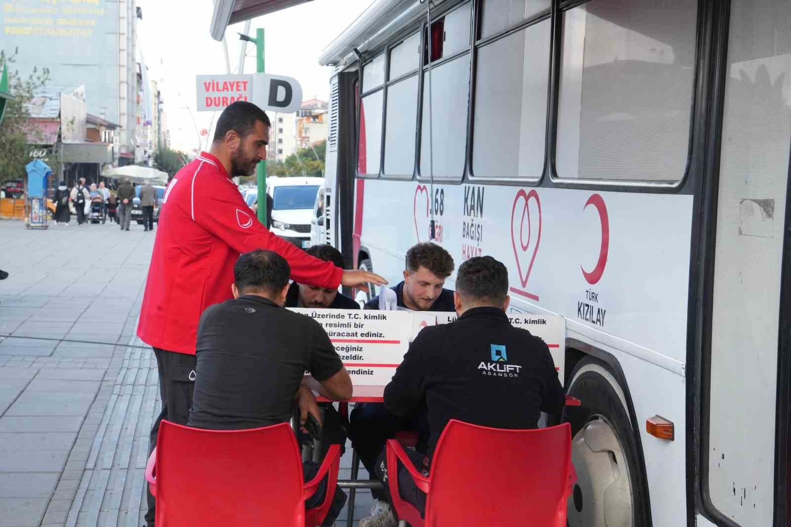 Muş'ta Kızılay'ın Kan Bağışı Çağrısına Katılım Beklentinin Altında Kaldı