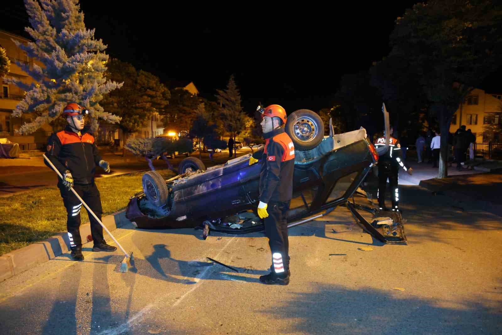 Nevşehir'de Hız Yarışı Dehşeti: Kavşakta Çarptıkları Araç Takla Attı, 6 Yaralı