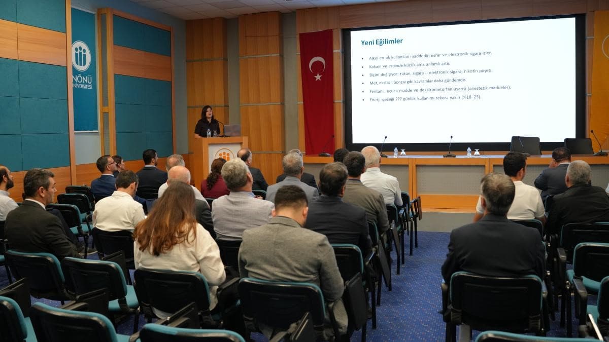 Üniversite Yöneticilerine Kampüste Madde Bağımlılığıyla Mücadele Eğitimi Verildi