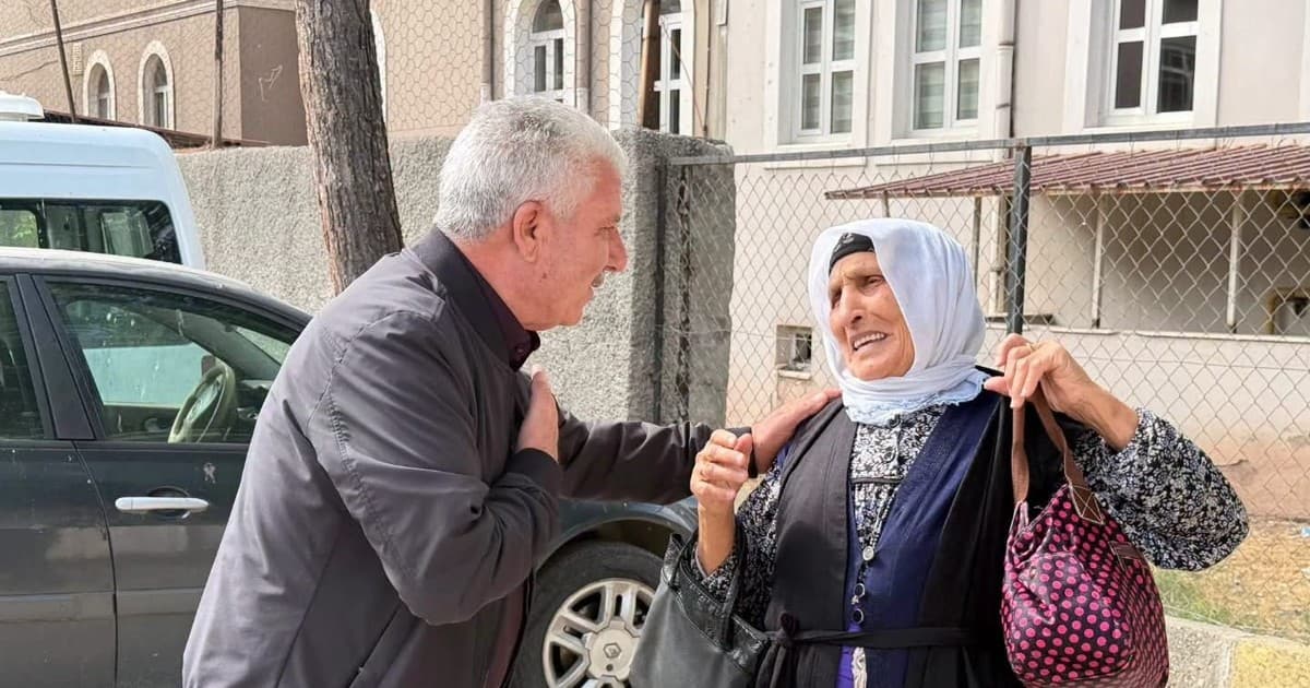 Başkan Karamehmetoğlu'ndan Yaşlılar Günü Mesajı