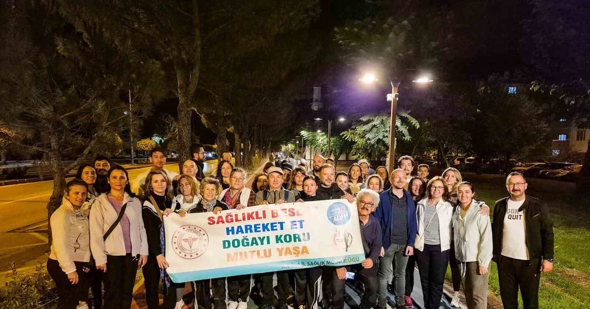 Muğla'da Sağlık Çalışanları ve Vatandaşlar Kalp Sağlığı İçin Yürüdü