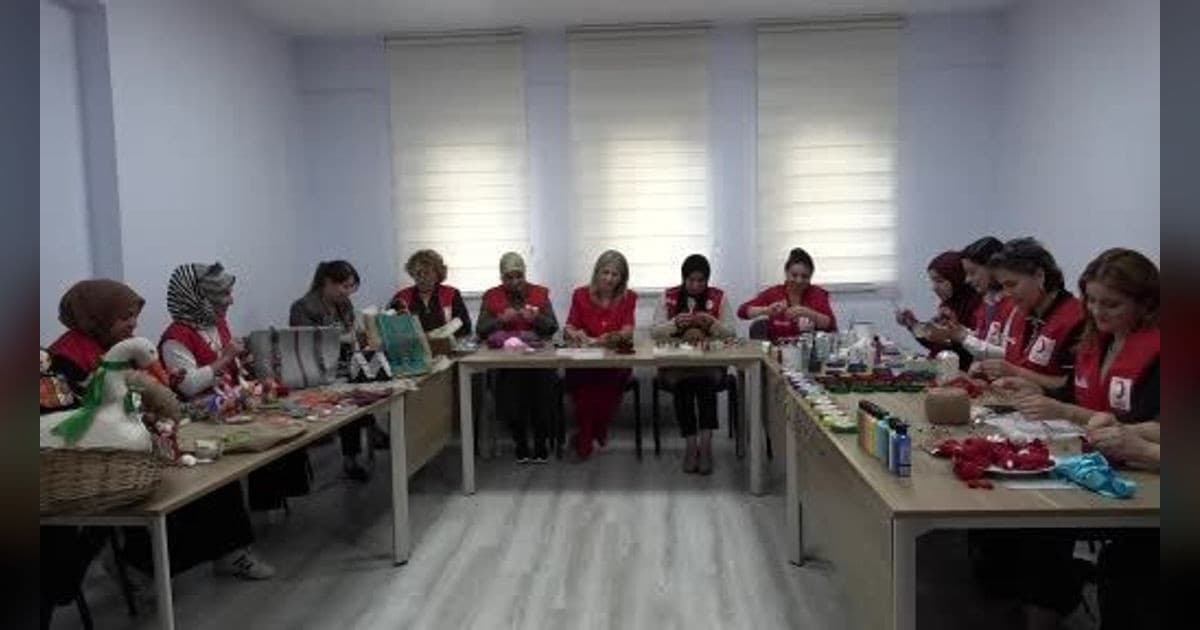 Karslı Kadınların El Emeği İhtiyaç Sahipleri İçin Sıcak Yemeğe Dönüşüyor
