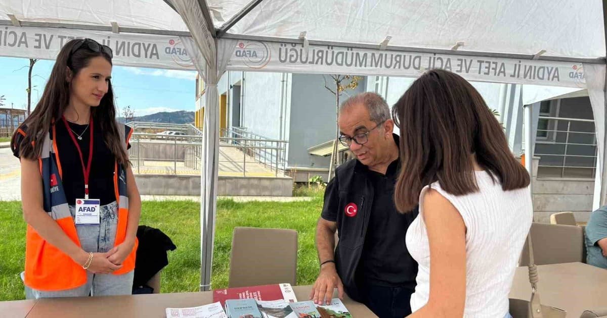Aydın'da Üniversite Öğrencilerine Hayat Kurtaran Afet Eğitimi