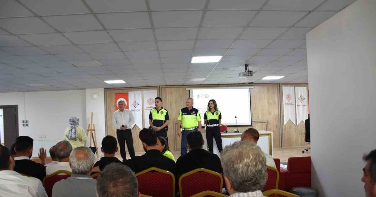 Batman'da Okul Servisi Sürücülerine ve Rehber Personele Güvenlik Eğitimi