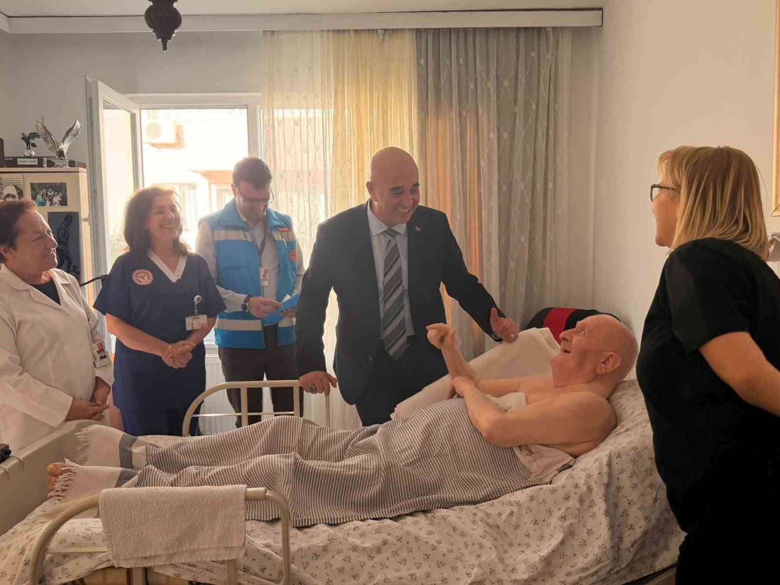 Çanakkale Sağlık Müdürü Görgülü'den Yaşlılara Anlamlı Ziyaret