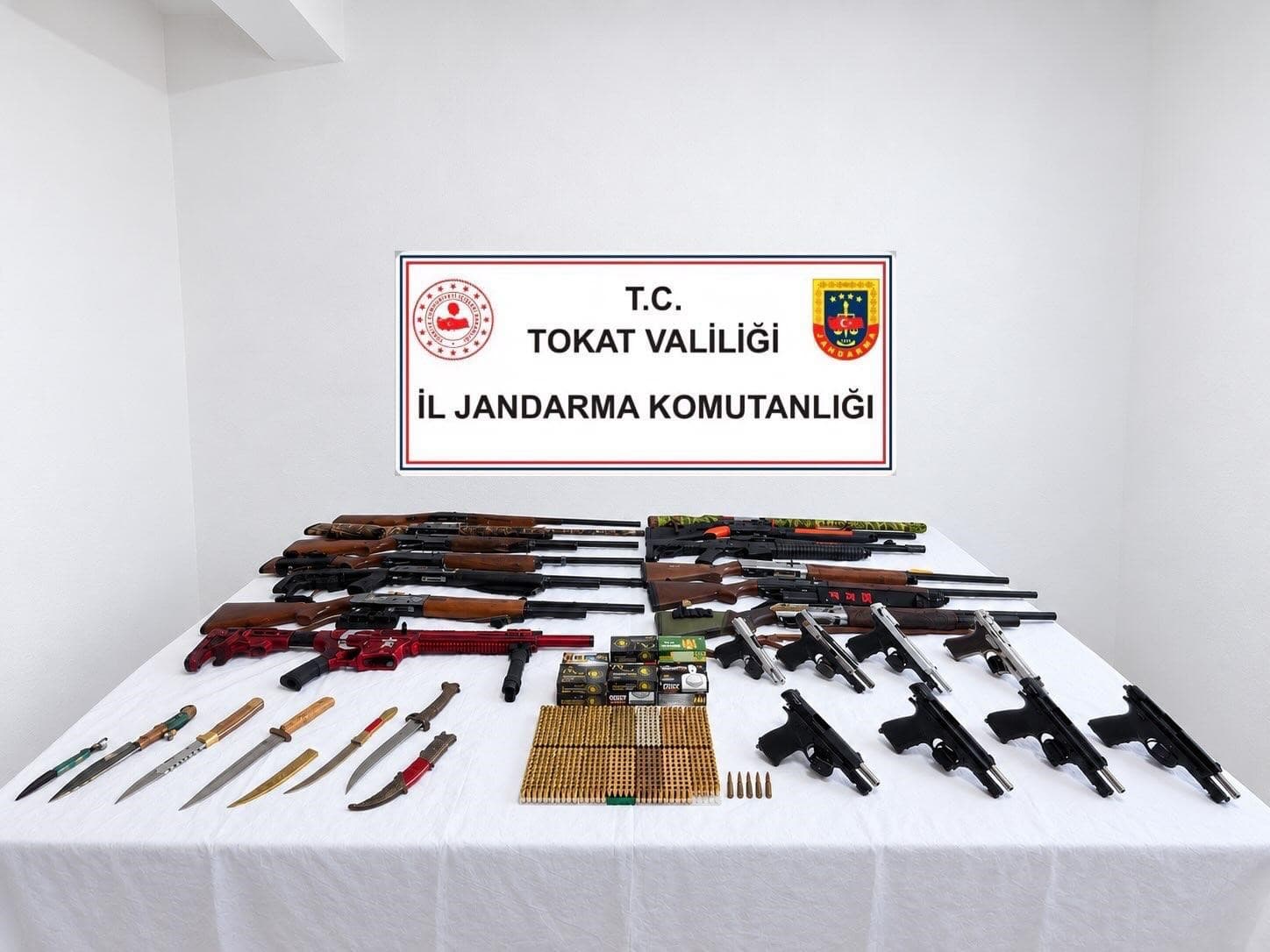 Tokat'ta Büyük Silah Kaçakçılığı Operasyonu: 29 Şüpheliye Adli İşlem