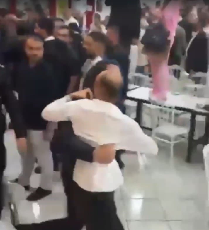 İzmir'de İYİ Parti ön seçiminde oy sayımında kavga çıktı
