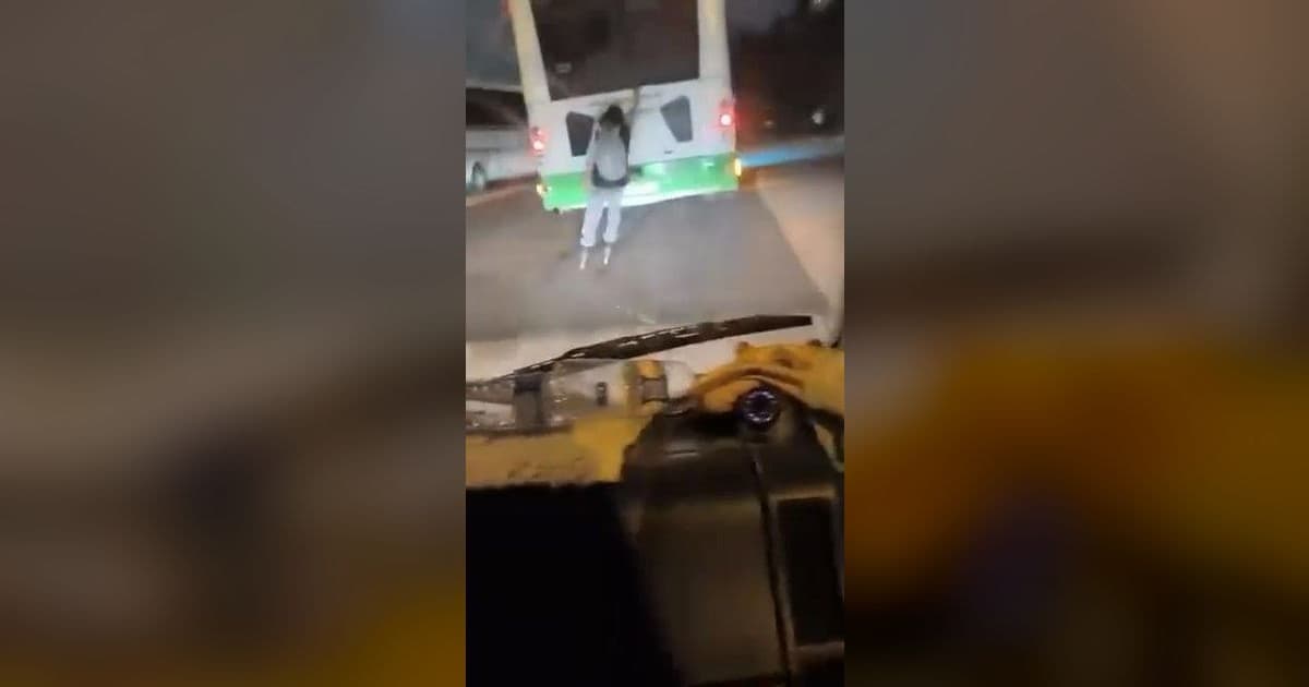 Bursa'da Patenli Gencin Tehlikeli Yolculuğu Kamerada
