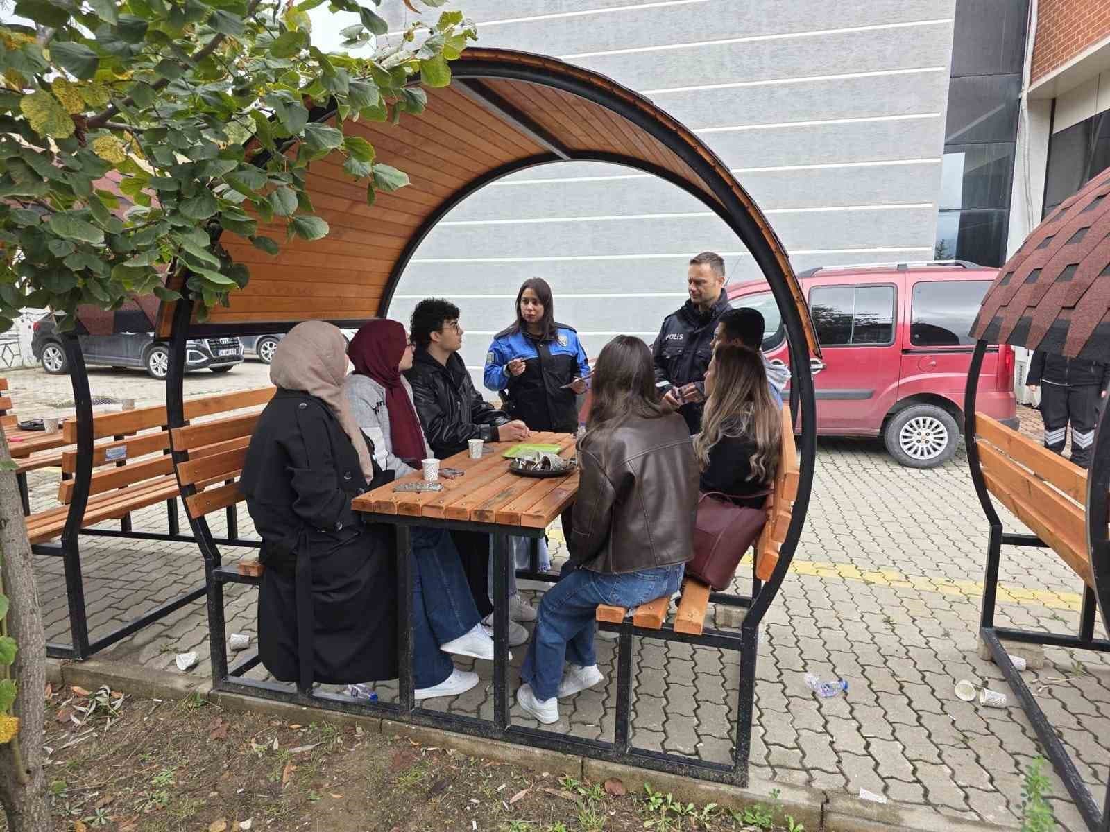Bozüyük’te Üniversite Öğrencilerine Dolandırıcılık ve Güvenlik Eğitimi