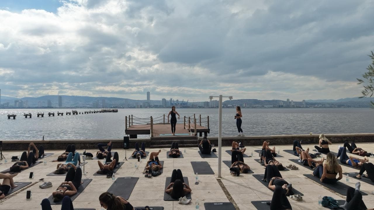 İzmir'in Yeni Kıyı Hattında Sağlık ve Sosyal Yaşamı Birleştiren Özel Etkinlik