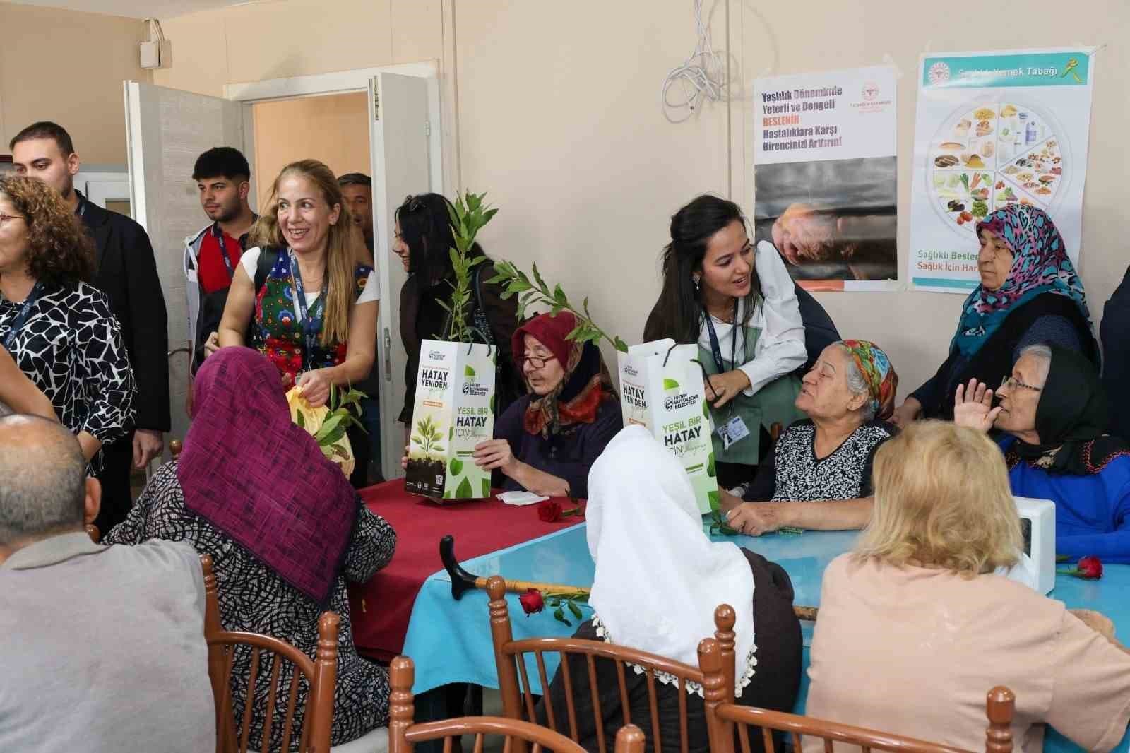 Hatay Büyükşehir Belediyesinden Huzurevi Sakinlerine Anlamlı Ziyaret