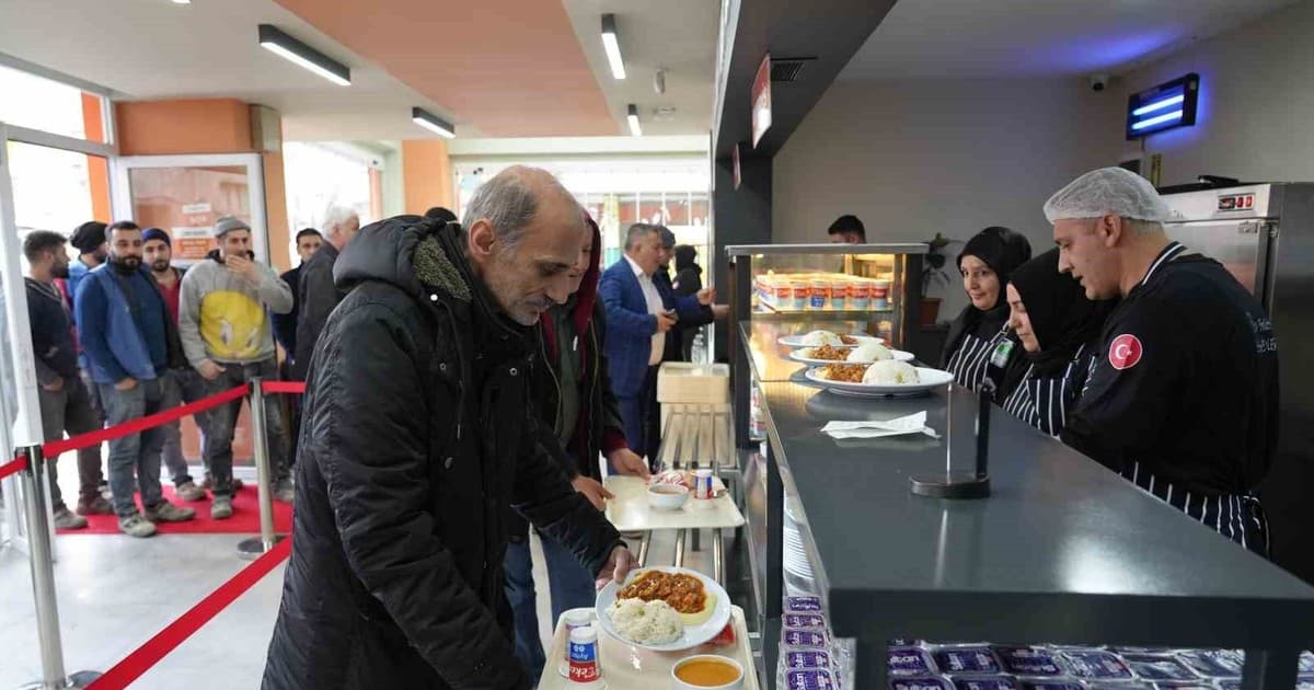 Bahçelievler Belediyesi'nden Dev Sosyal Destek: Uygun Fiyatlı Ekmek, Yemek ve Emekli Yardımı