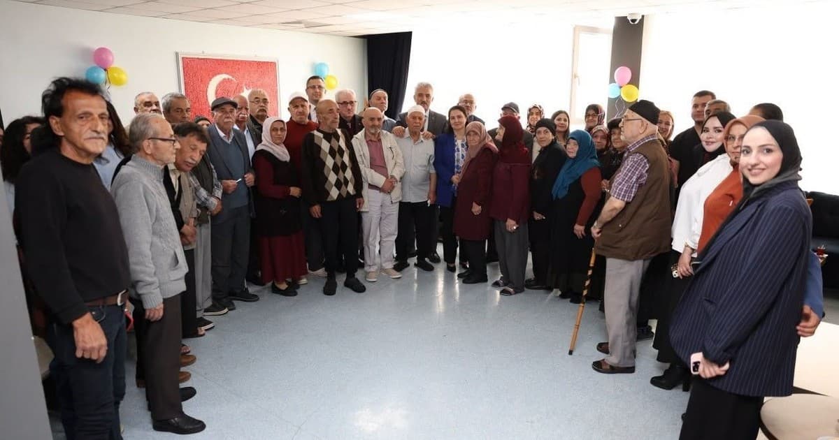 Düzce Valisi Mehmet Makas Huzurevi Sakinleriyle Bir Araya Geldi