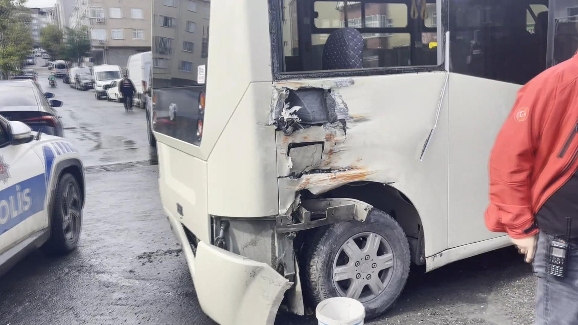 Güngören'de Tramvay ile Minibüs Çarpıştı: Yaralılar Var