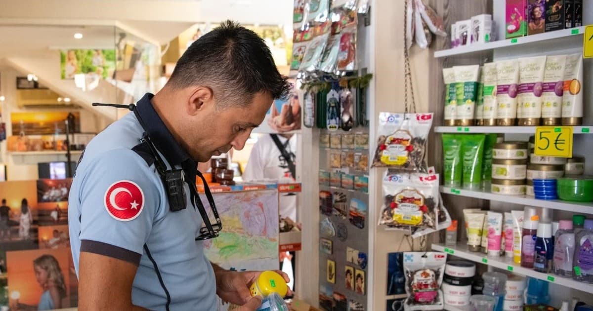 Kuşadası'nda İşletmelere Sıkı Denetim: Fiyat Etiketleri ve Kasalar İncelemeye Alındı