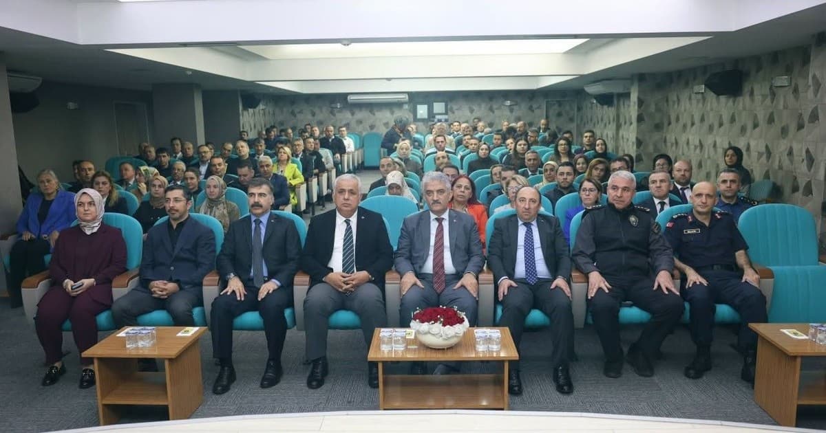 Düzce'de Kamu Personeline Yönelik Osmanlı Türkçesi Eğitimi Tanıtıldı