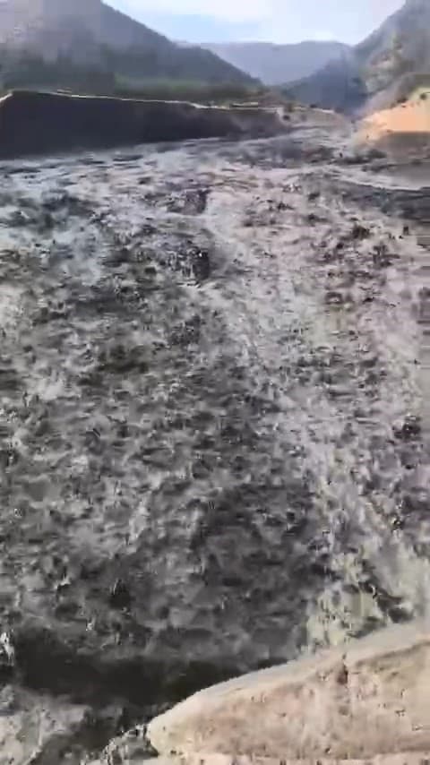 Elazığ'da Sağanak Yağış Sele Neden Oldu: Palu'da Su Baskını