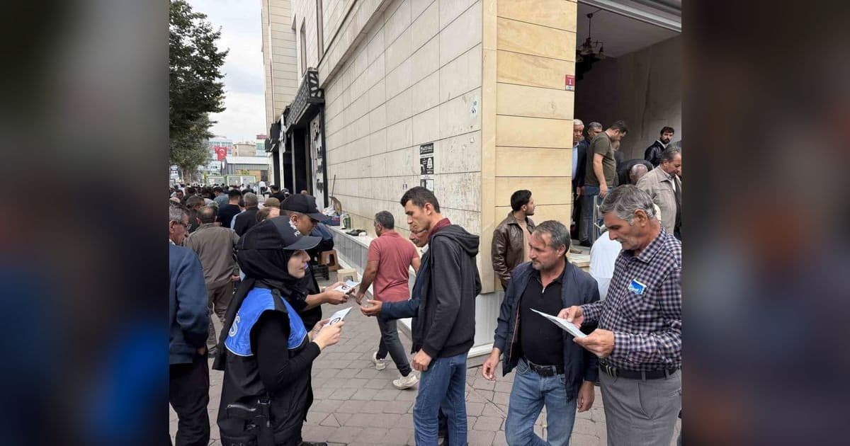 Iğdır Polisinden Cuma Namazı Çıkışında Dolandırıcılık Uyarısı