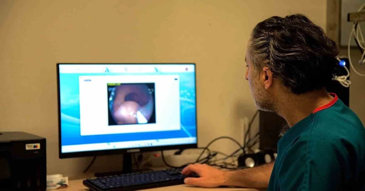 Muş'ta Kanserli Tümör Kesi Yapılmadan ESD Yöntemiyle Temizlendi