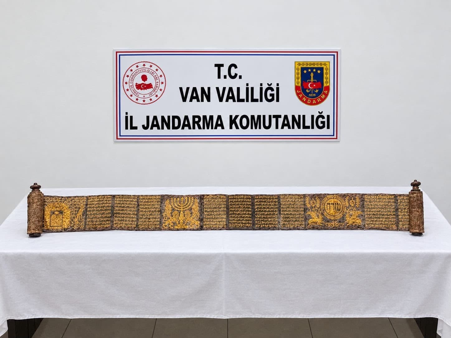 Van'da Altın Yaldızlı Tarihi Tevrat Operasyonu: 1 Gözaltı