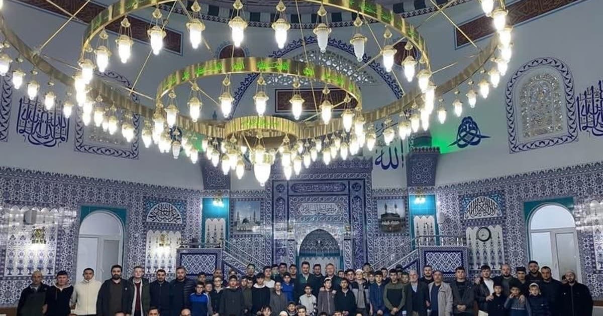 Kavak'ta Hz. Ömer Camii'nde Manevi Buluşma: Vatandaşlar Sabah Namazında Bir Araya Geldi