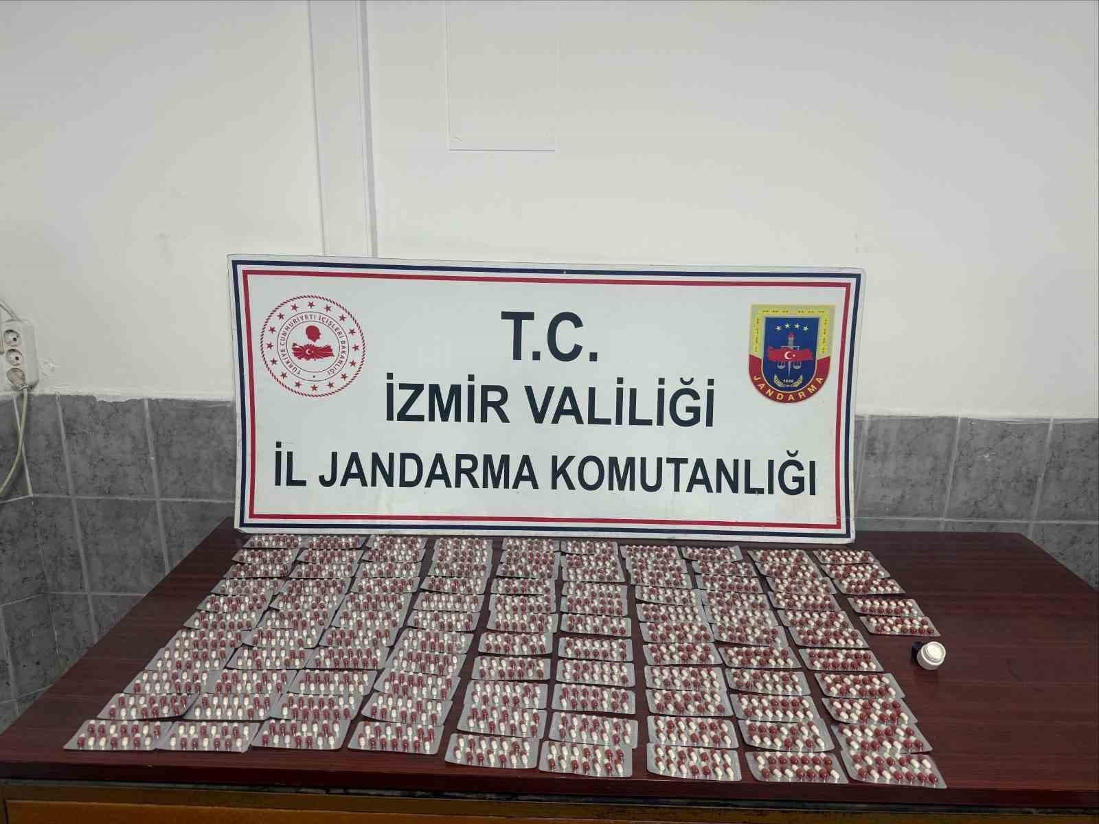 İzmir’de jandarmadan uyuşturucu operasyonu