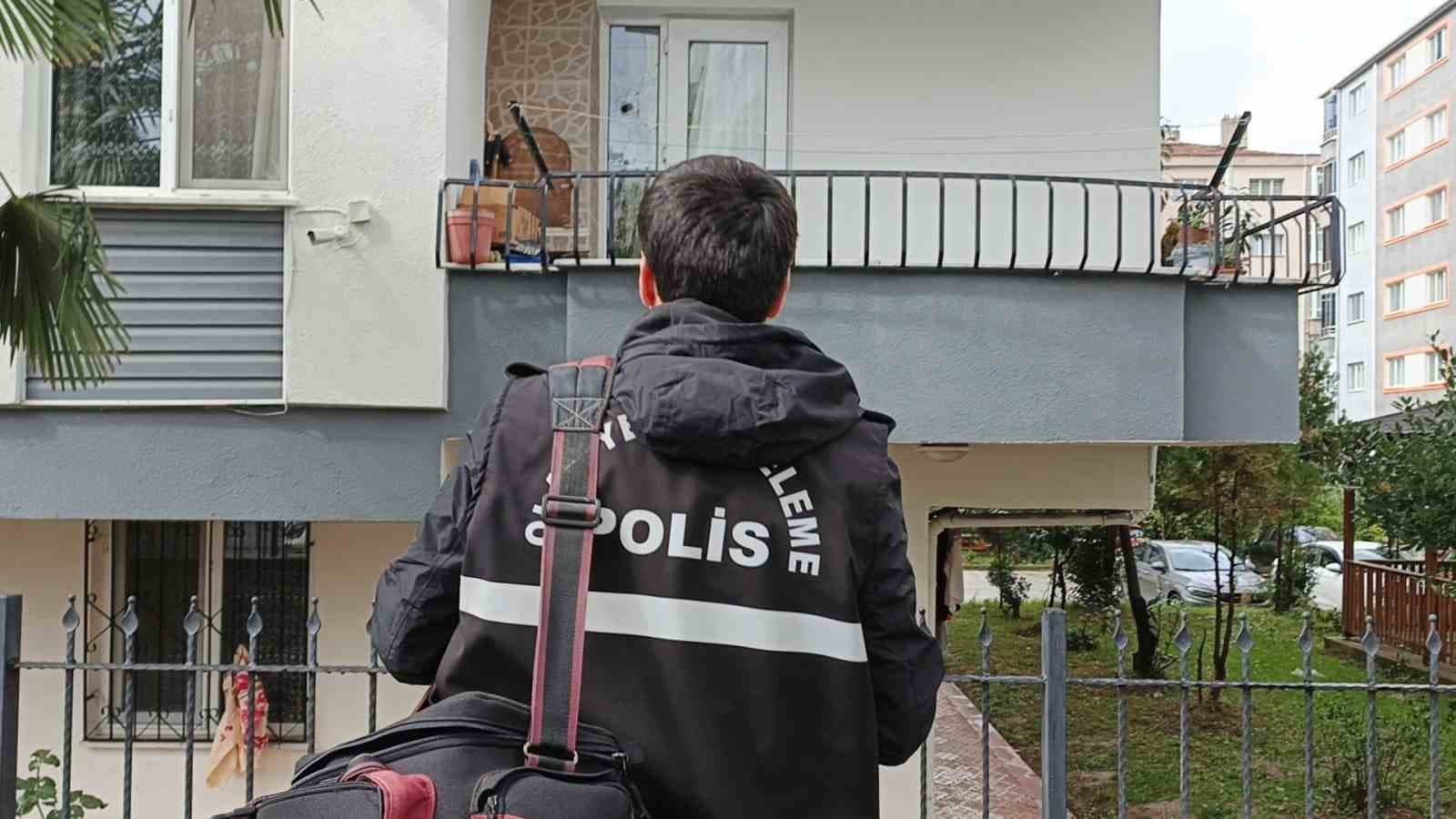 Bafra’da tüfekle oynarken ateş aldı, apartman sakinleri panik yaşadı