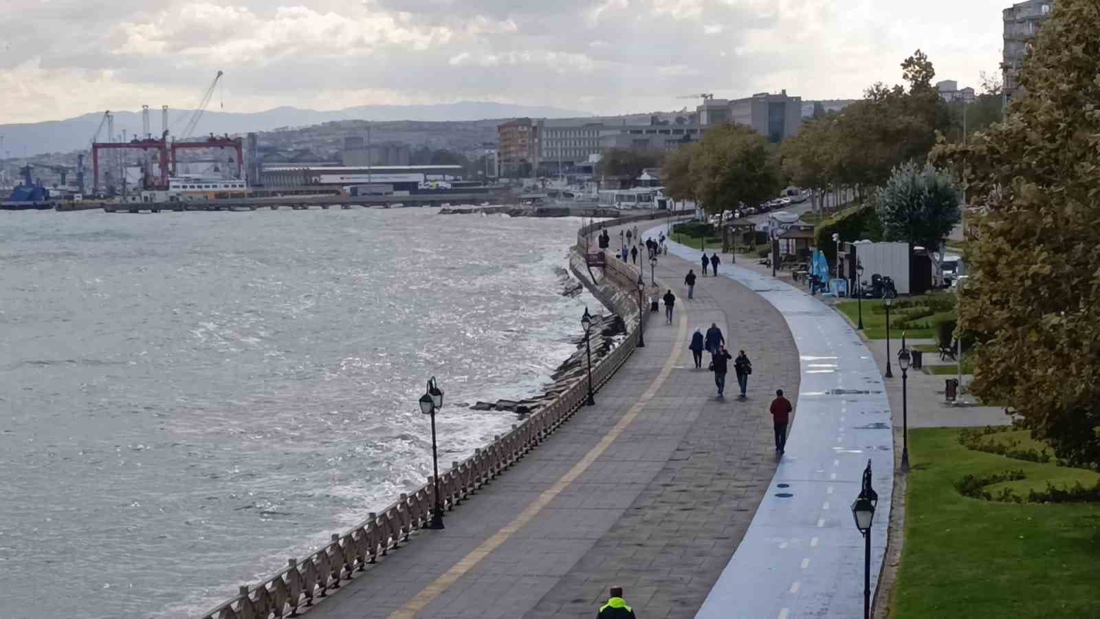 Tekirdağ’da şiddetli poyraz etkili oluyor