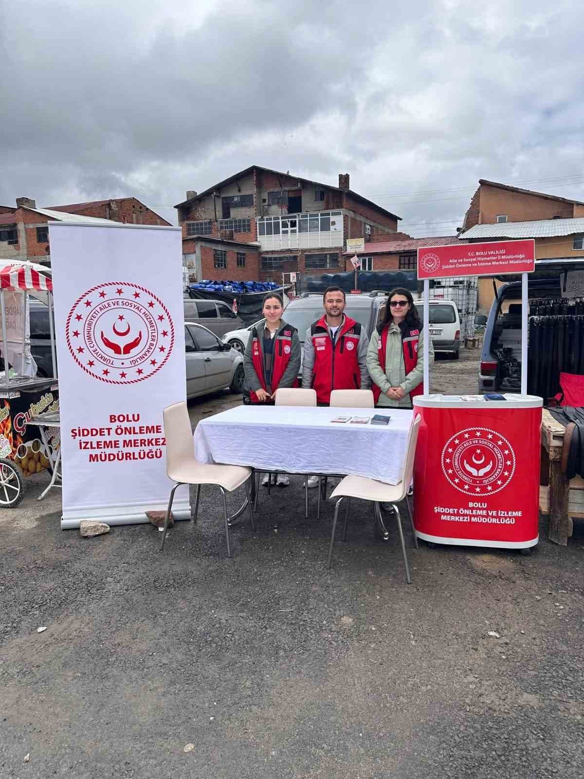 Panayırda vatandaşlara KADES ve şiddetle mücadele anlatıldı
