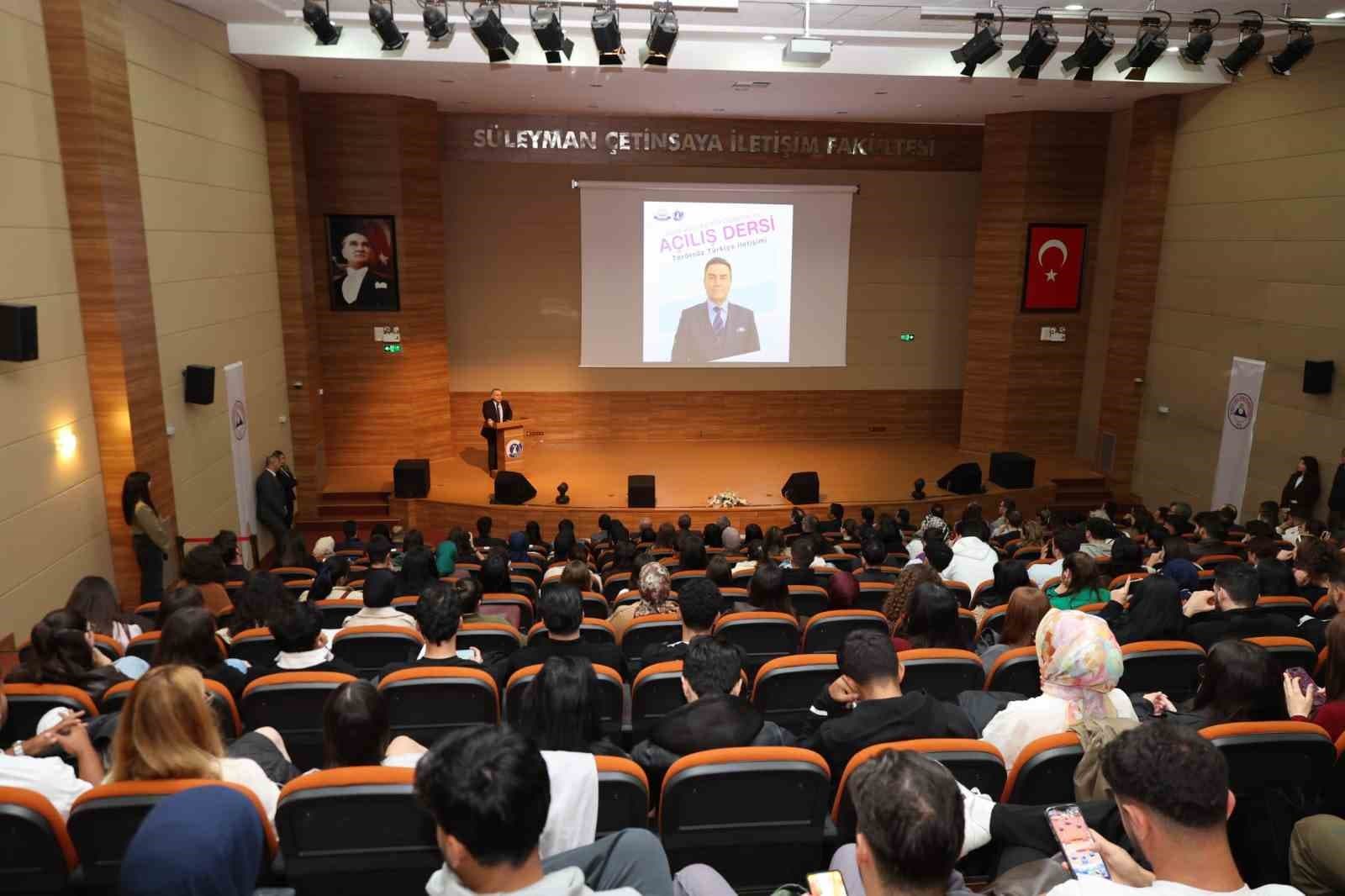 ERÜ’nün açılış dersi ’Terörsüz Türkiye İletişimi’ oldu