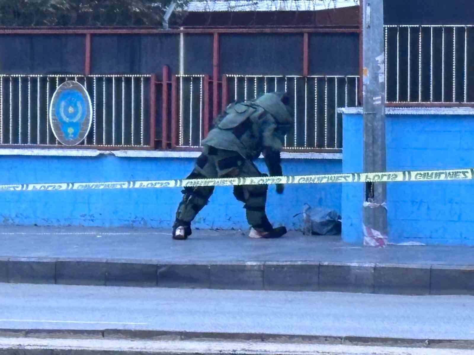 Gaziantep İl Emniyet Müdürlüğü önünde şüpheli paket paniği