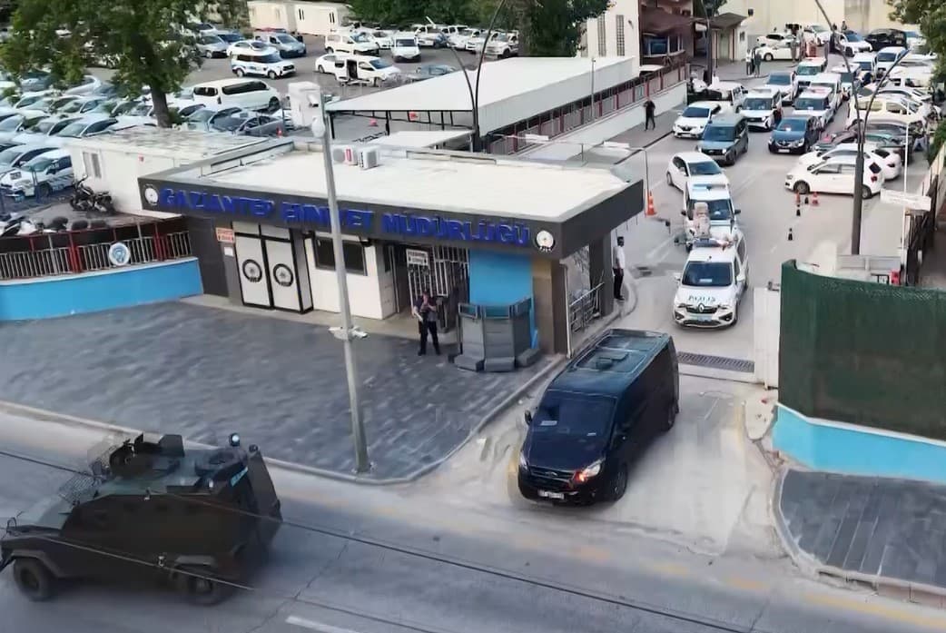 Gaziantep’te aranan şahıslar operasyonunda 155 şüpheli yakalandı