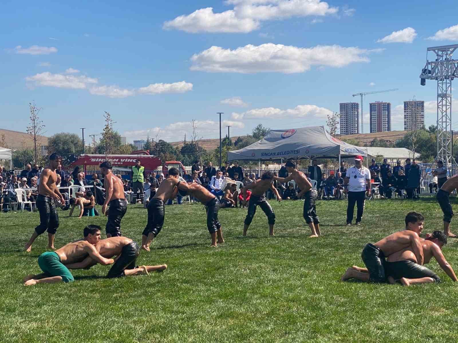 Sincan Güreş Festivali’nde 26’sı baş olmak üzere 500 pehlivan er meydanın da buluştu