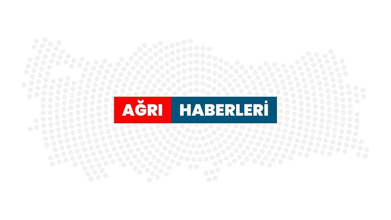 TRT Sinema Tırı Ağrı'daki tarihi İshak Paşa Sarayı önünde çocuklarla buluştu