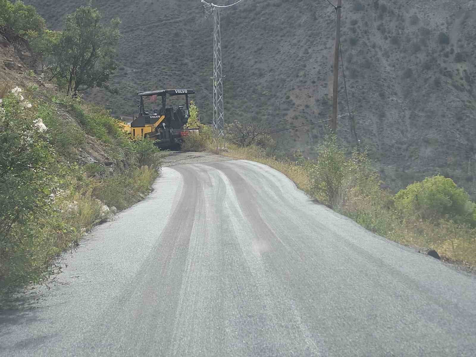Erzurum Büyükşehir’den İspir’e stratejik dokunuş: 6 mahallenin yol çilesi bitti
