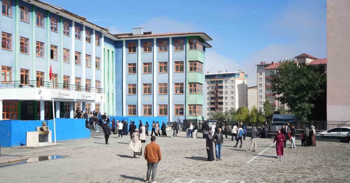 Muş’ta KPSS Ön Lisans oturumu başladı