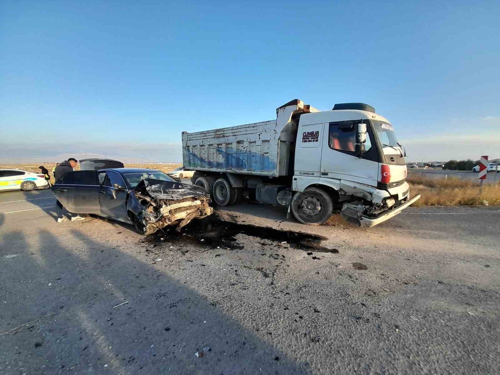 Konya’da kamyon otomobille çarpıştı: 1 yaralı
