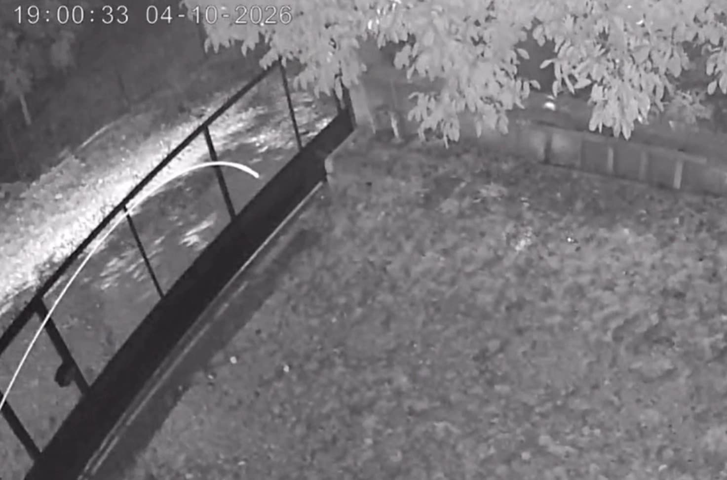 Saimbeyli’deki 4,4 büyüklüğündeki deprem kameraya yansıdı