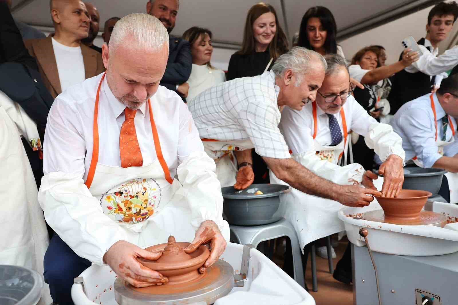 Fransız sanatçı: "İtalyanlara Menemen’i örnek alın dedim"