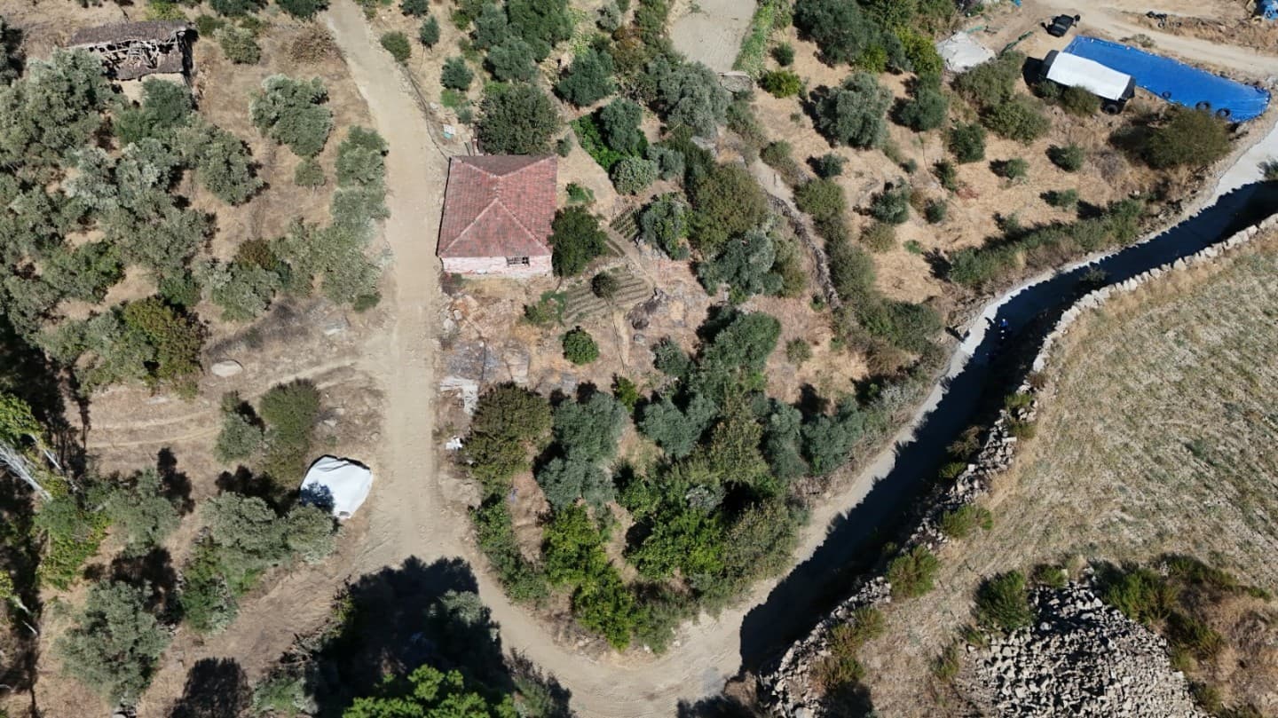 Bozdoğan Belediyesi Kamışlar Mahallesi’nde yolları yeniliyor