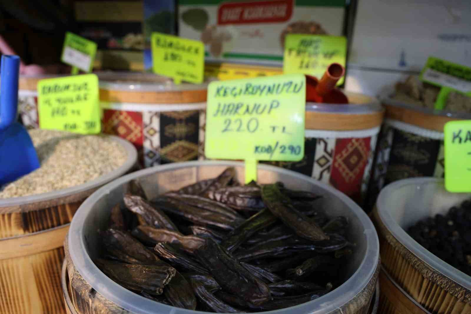 Kırşehir’de havaların soğumasıyla aktar ürünlerine ilgi arttı