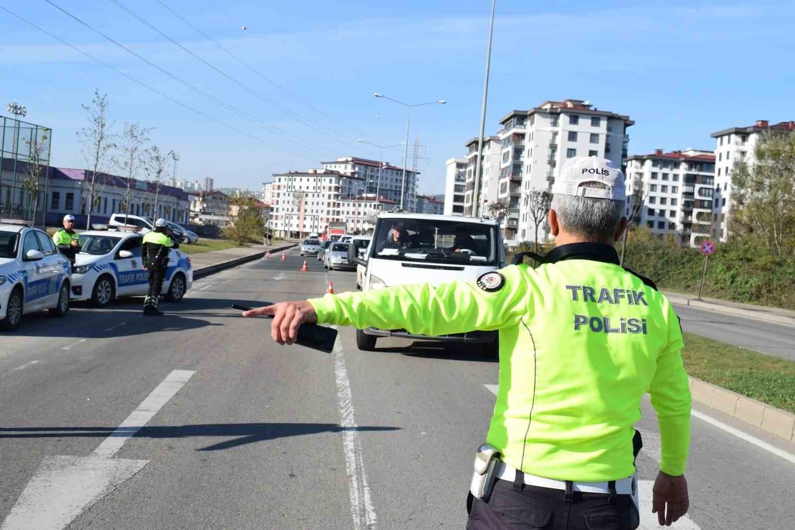 Ordu’da trafik denetimleri: Bir haftada 18 binden fazla araç ve sürücüsü denetlendi